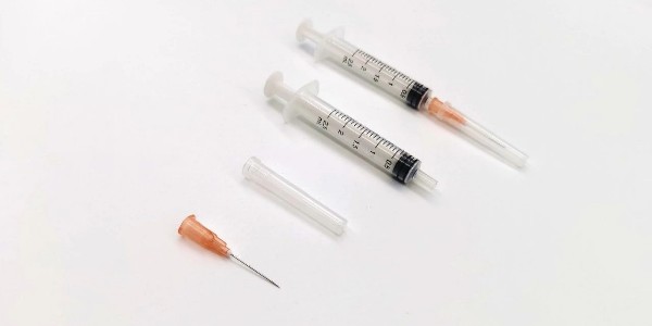 自做簡(jiǎn)單注射器沖壓器的方式