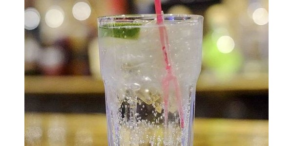 喝蘇打水能降尿酸？真相來了！